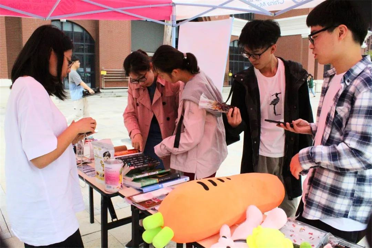 春风拂面 室雅人和——滨海校区举行首届社区文化节